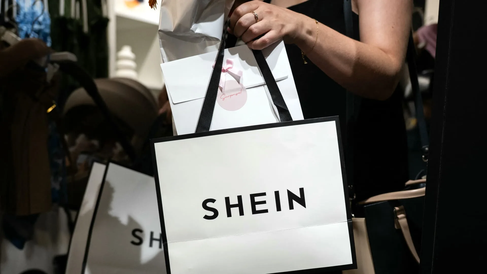 Shein-ի թափանցիկ մուտքը շուկա. Կարո՞ղ է այն վերականգնել իր հաջողությունը
