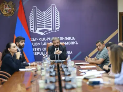 Papoyan discusses export issues with rose producers