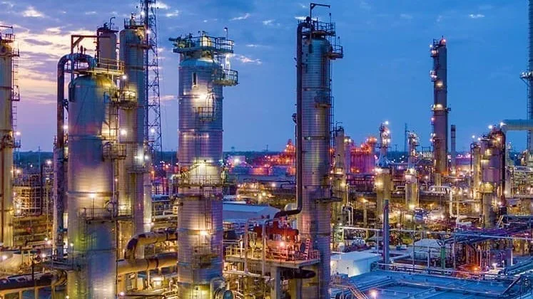 White House Weighs DPA Use to Expand U.S. Refining Capacity