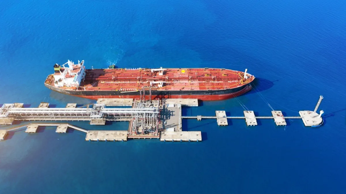 Supertanker Rates Climb to $800,000 a Day