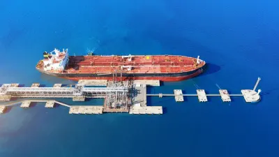 Supertanker Rates Climb to $800,000 a Day