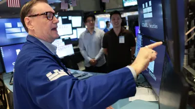 U.S. 10-year Treasury yield climbs to highest level since 2007