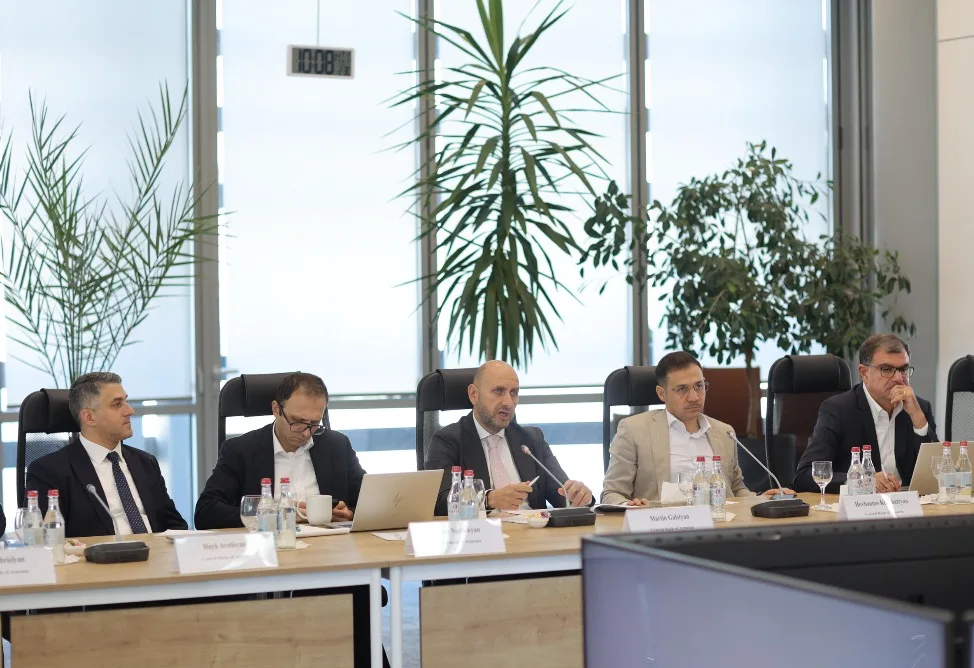 ԿԲ նախագահը ԱՄՀ առաքելության հետ քննարկել է Հայաստանի տնտեսության ռիսկերը և կապիտալի շուկան