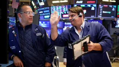 U.S. stocks rise as oil and Treasury yields retreat