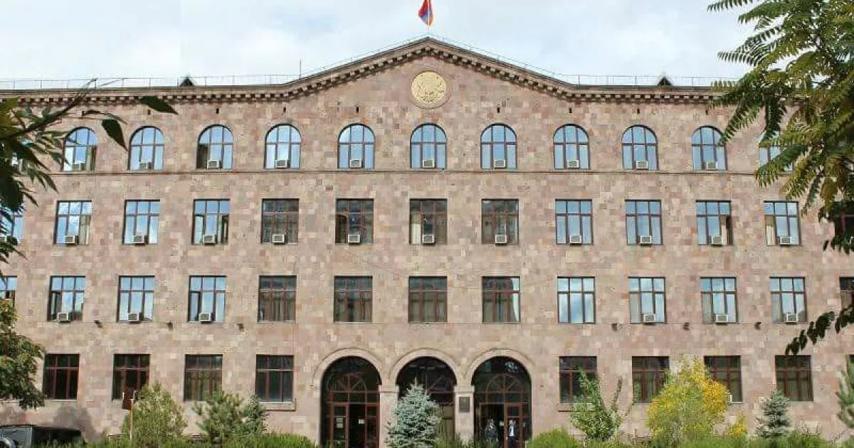 Դատարանն անվավեր է ճանաչել հոգևորականի նկատմամբ Արդշինբանկում գործողություններ պարտադրող որոշումը