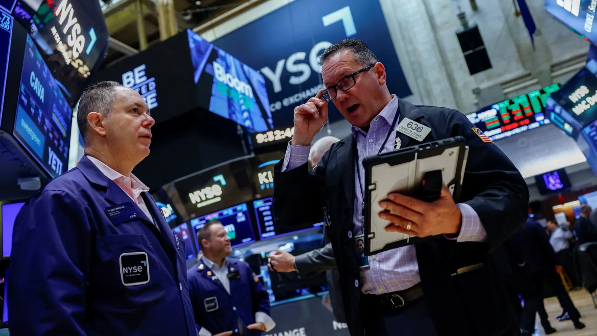 U.S. stock futures edge lower at the start of the week