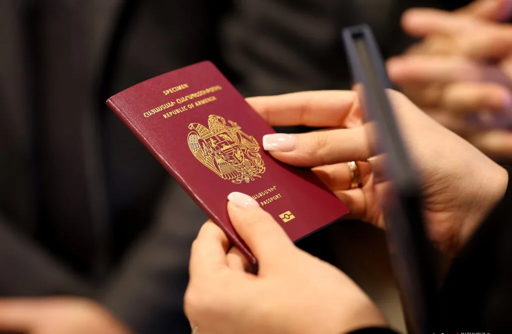 Prices announced for new biometric passports and ID cards