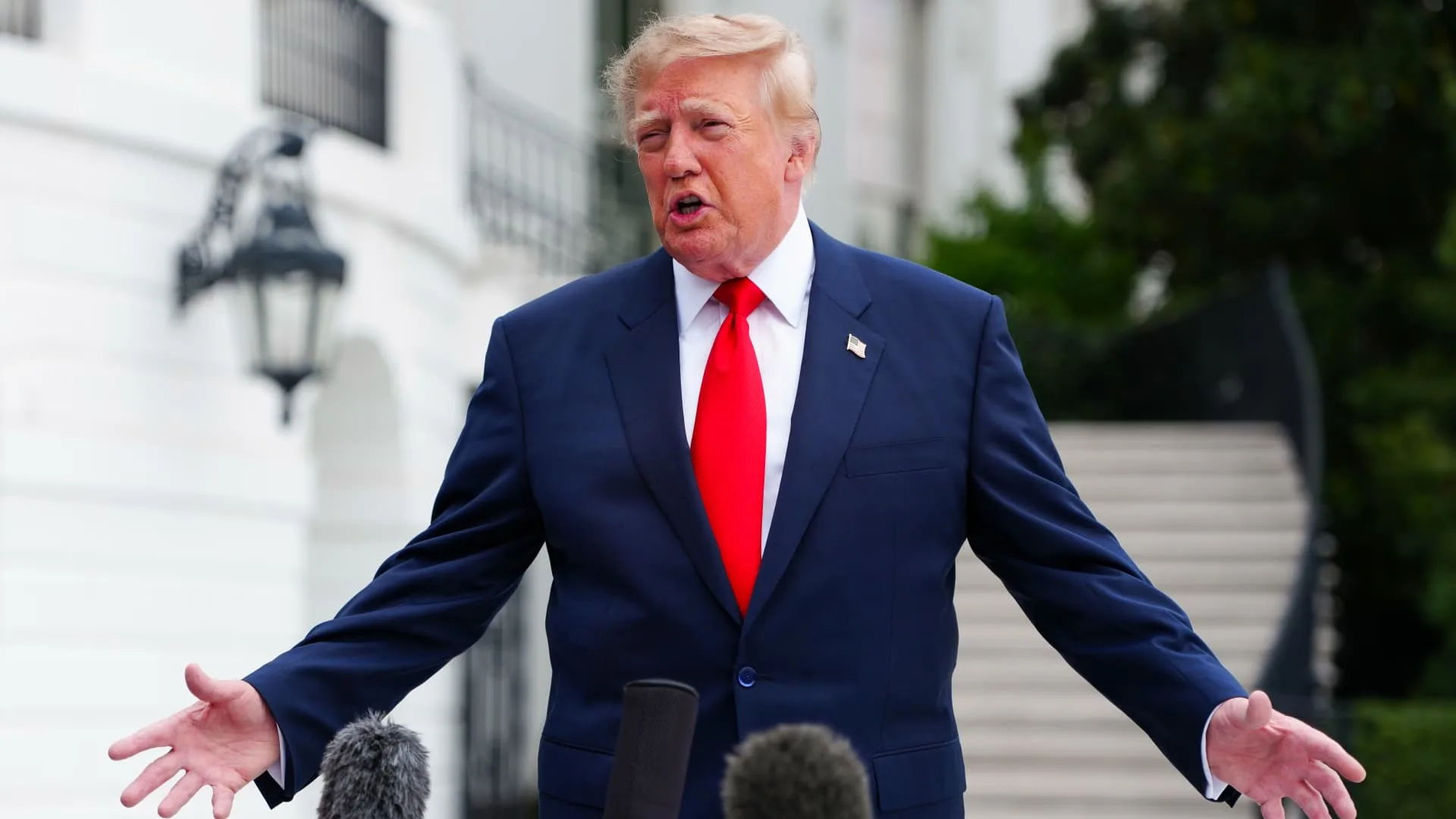 Trump defends Russia diesel deal amid bipartisan criticism