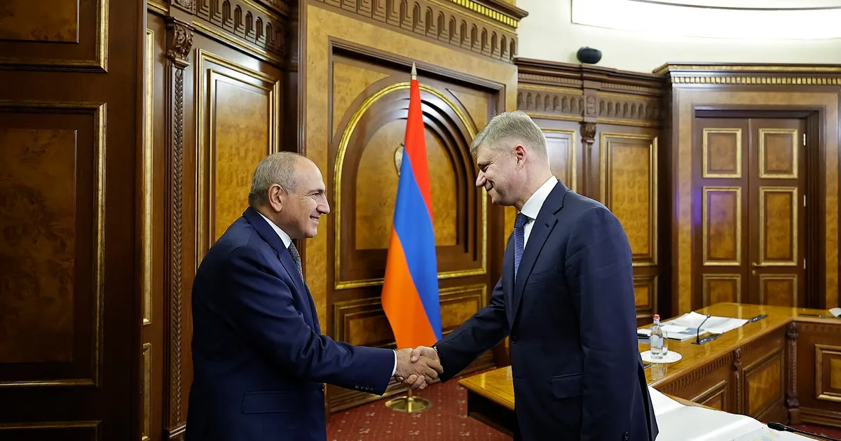 Pashinyan and Belozyorov agree to continue cooperation on railway concession